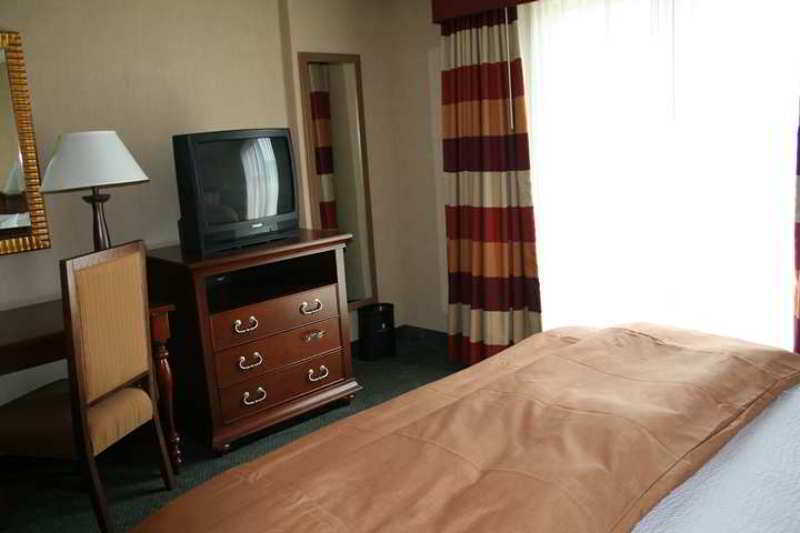 Embassy Suites By Hilton Atlanta Airport College Park Zimmer foto